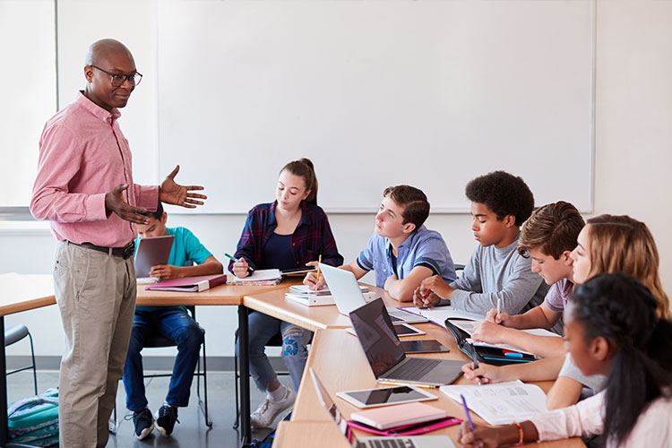 Berbagai Perbedaan Kelas Internasional dengan Kuliah Reguler