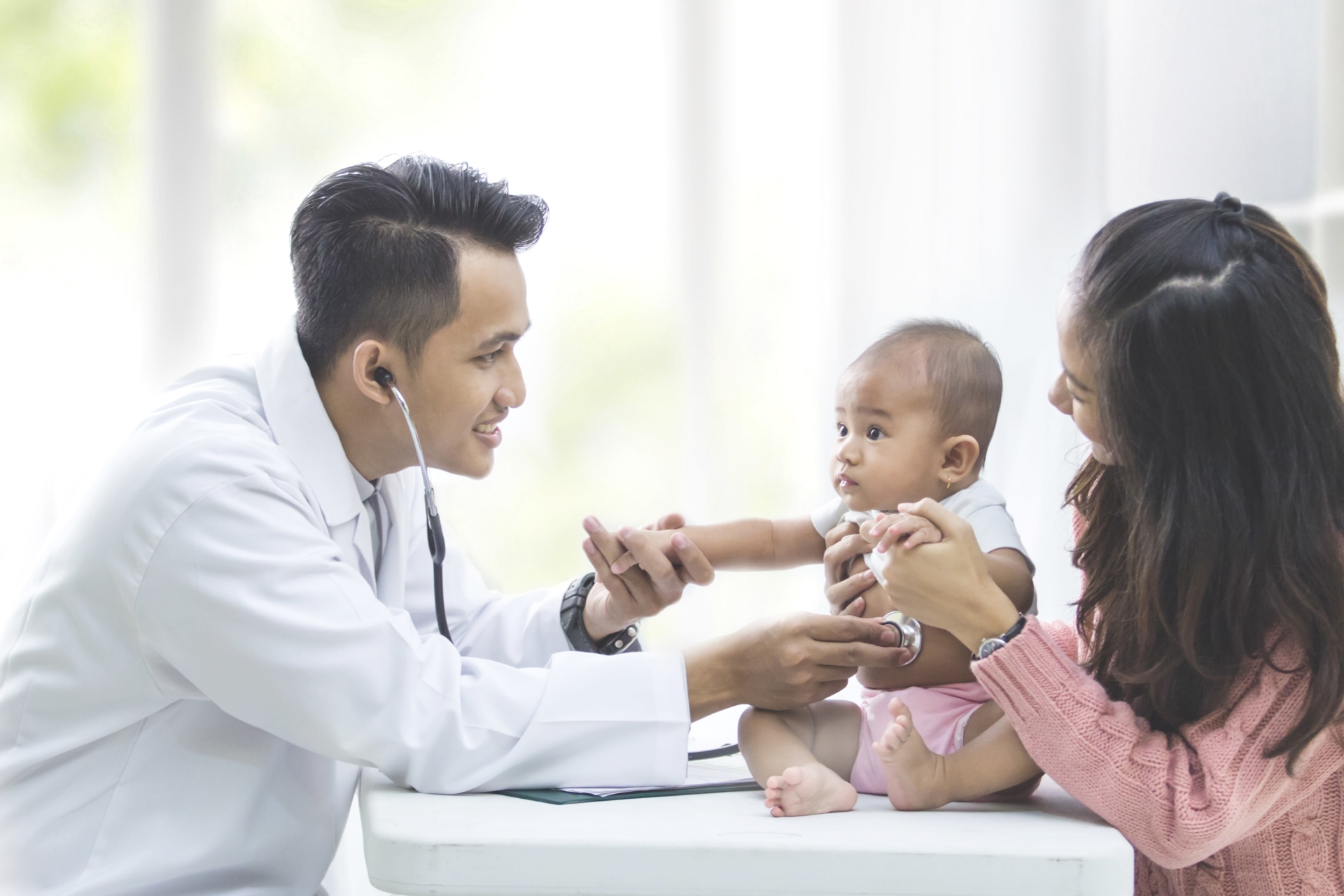 Peran dan Tahapan Pendidikan Dokter Spesialis Anak, Butuh Berapa Tahun?