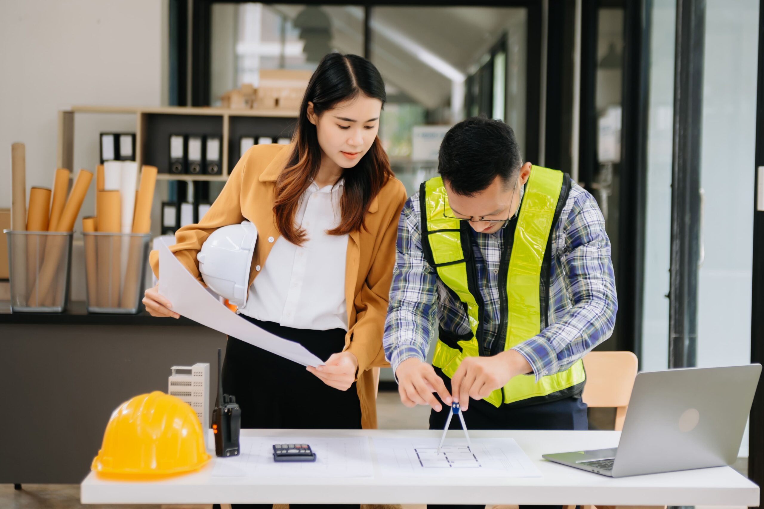 Apa Perbedaan Teknik Sipil dan Arsitektur? Ini 5 Poin Penting Perbedaannya