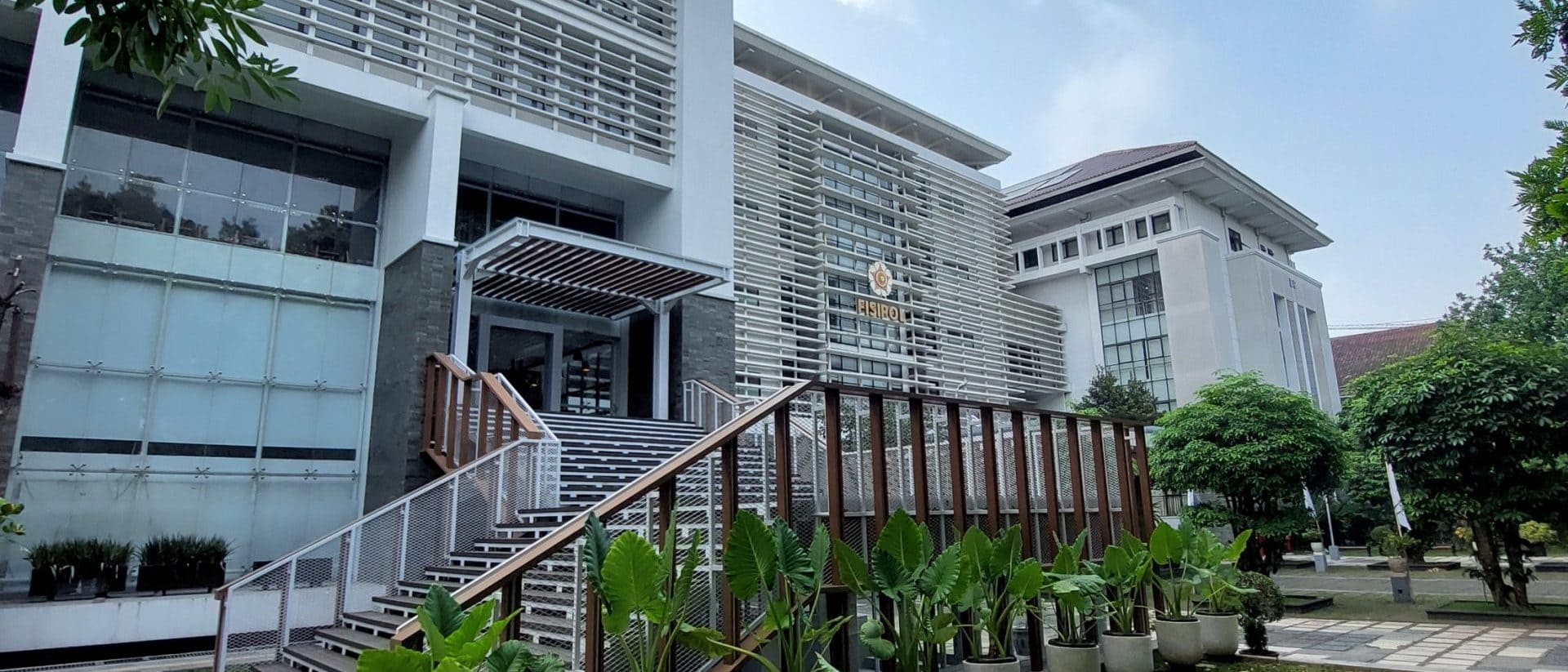 Manajemen dan Kebijakan Publik UGM